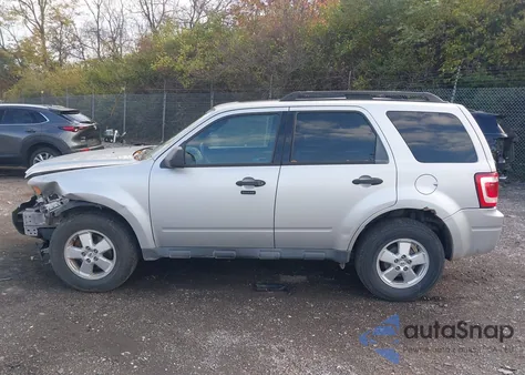 2011 Ford Escape Xlt z USA, uszkodzony, nr VIN 1FMCU9DGXBKA85770